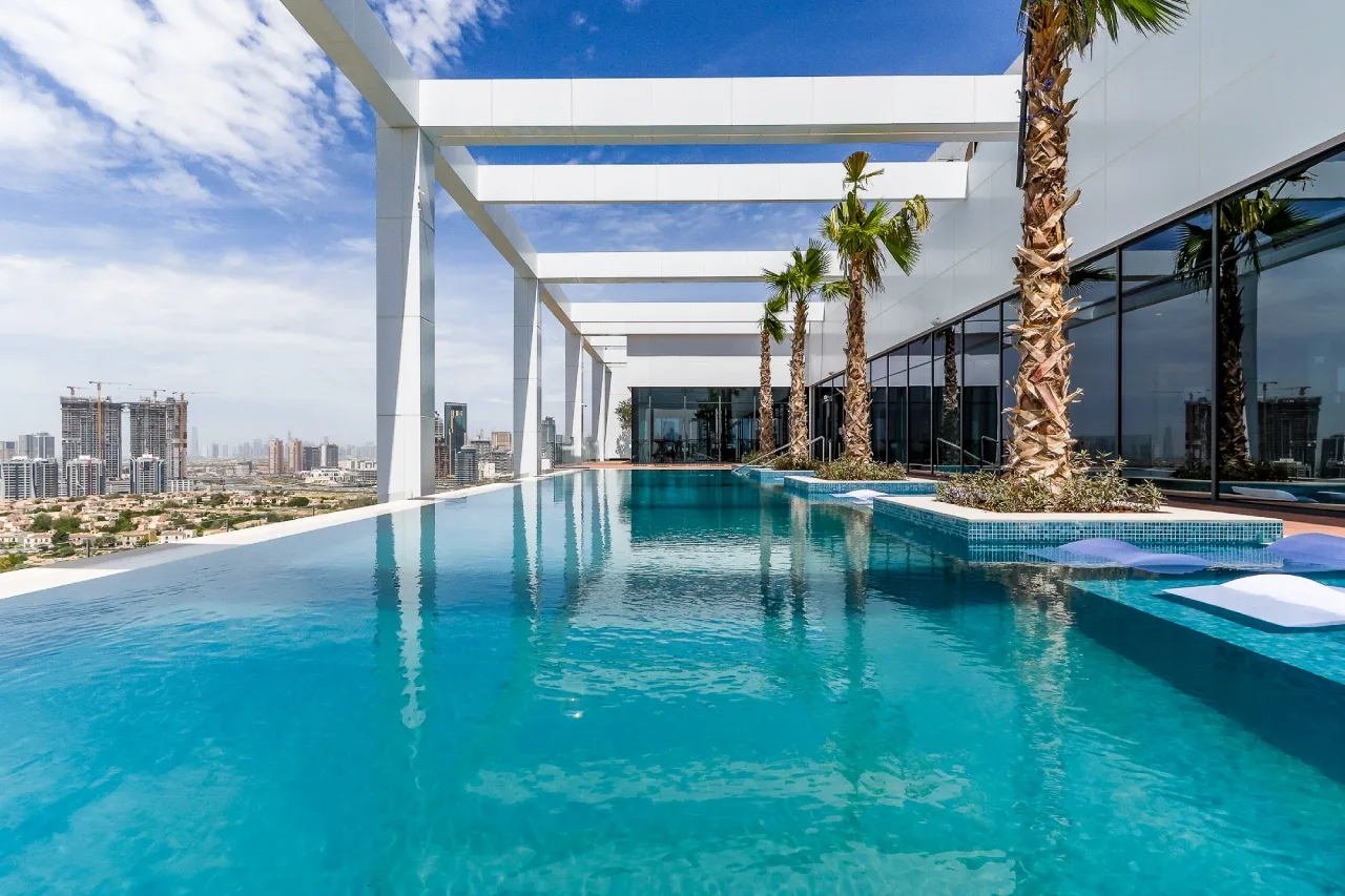 Rooftop Infinity Pool & Kids Pool